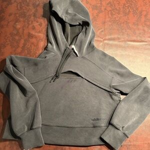 LULULEMON Get Centered Black Softstreme Cutout Crop Hoodie Size 6